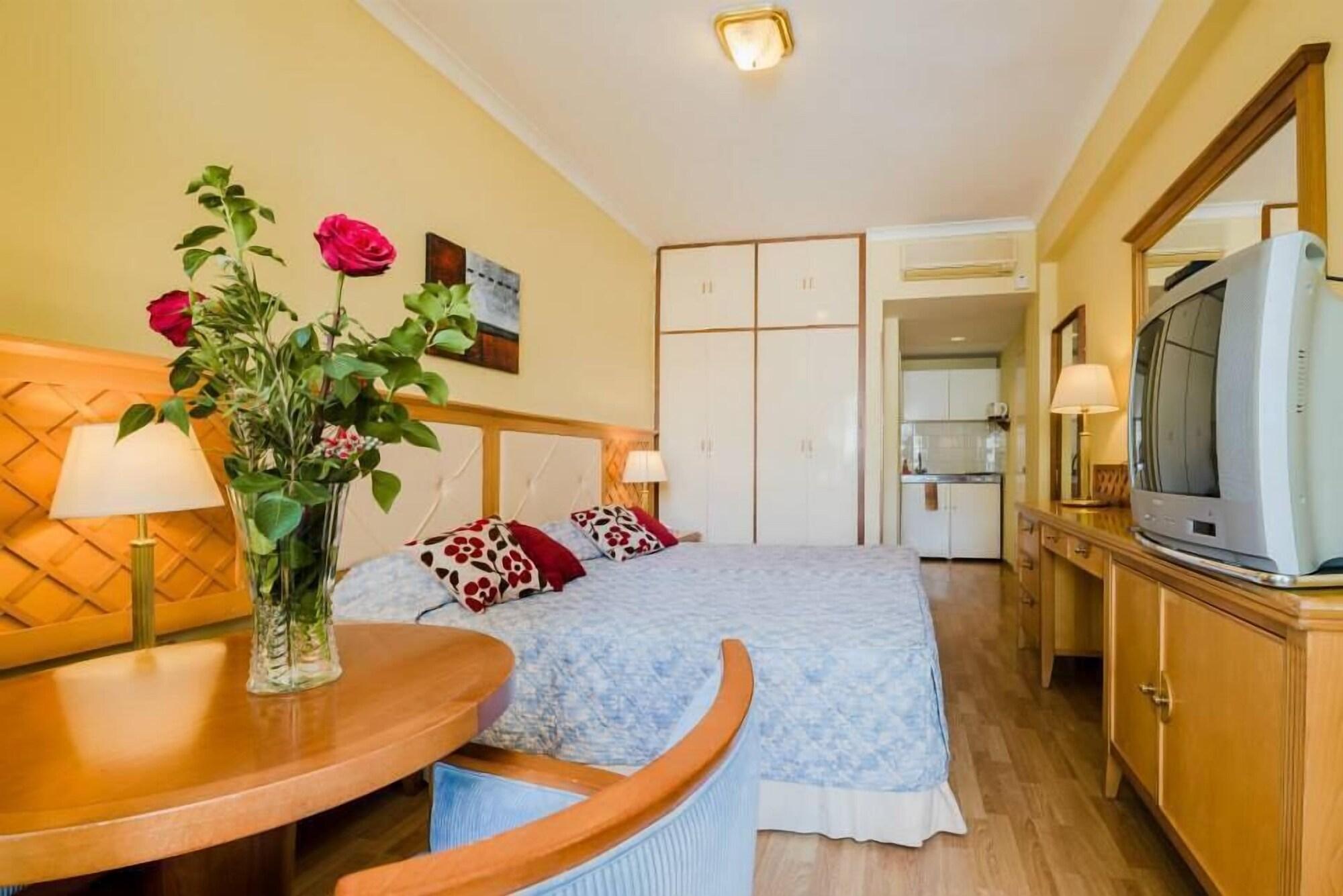 Estella Hotel Apartments Lemesós Eksteriør bilde