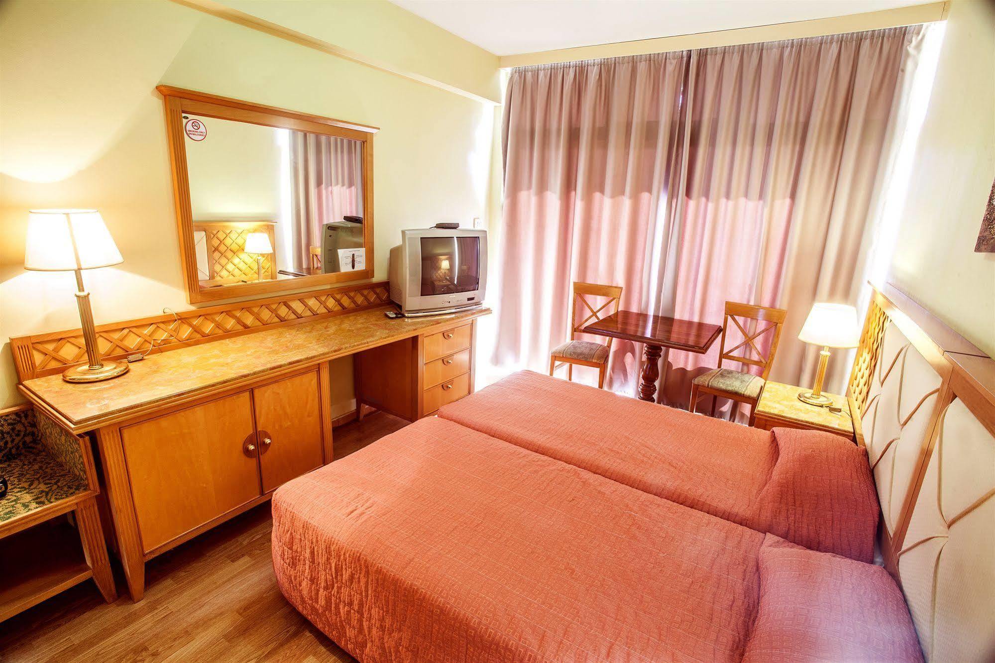 Estella Hotel Apartments Lemesós Eksteriør bilde